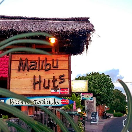 Malibu Huts Hotel Semaya Exterior photo