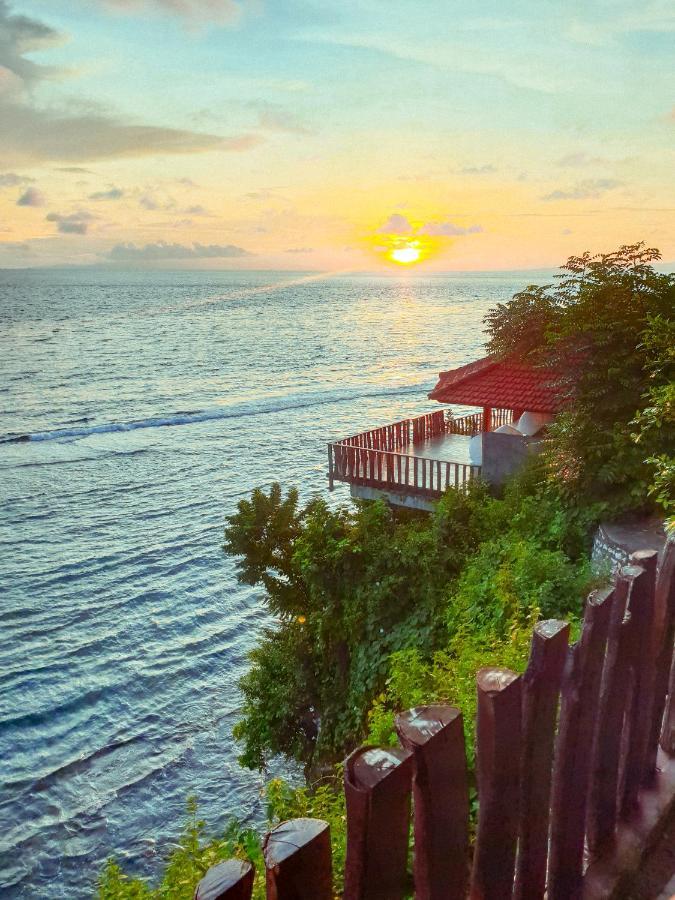 Malibu Huts Hotel Semaya Exterior photo