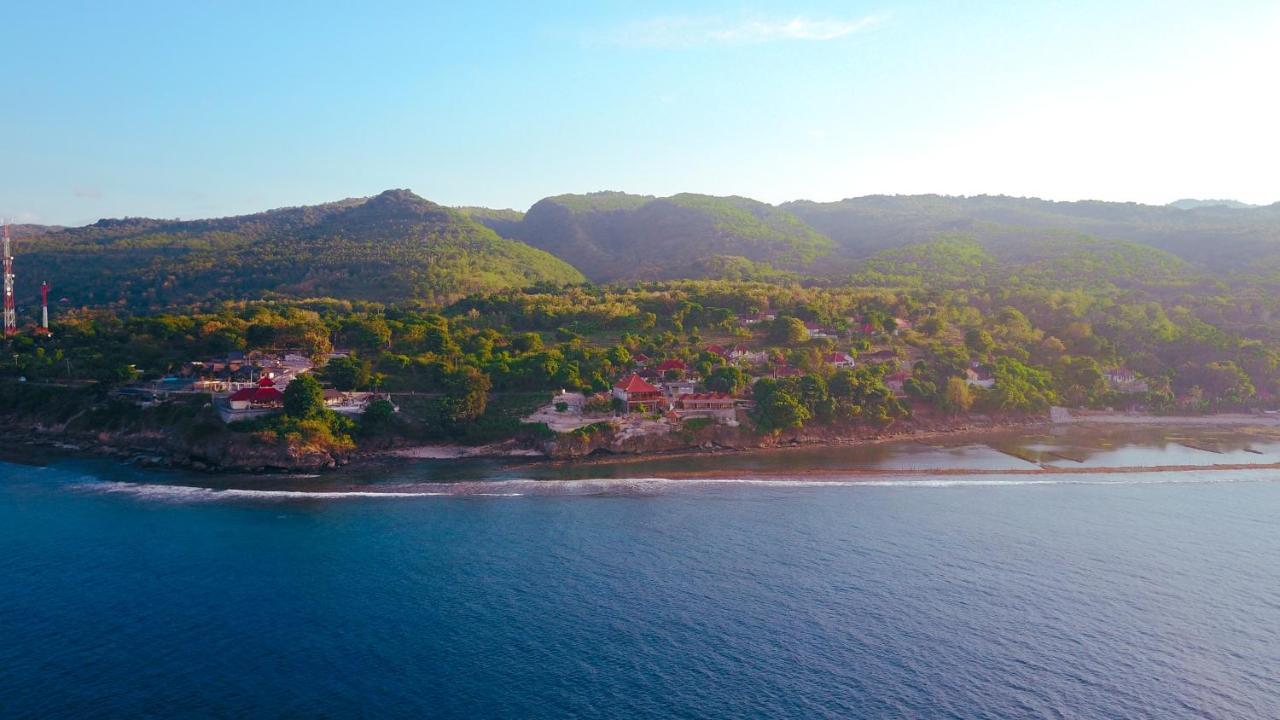 Malibu Huts Hotel Semaya Exterior photo