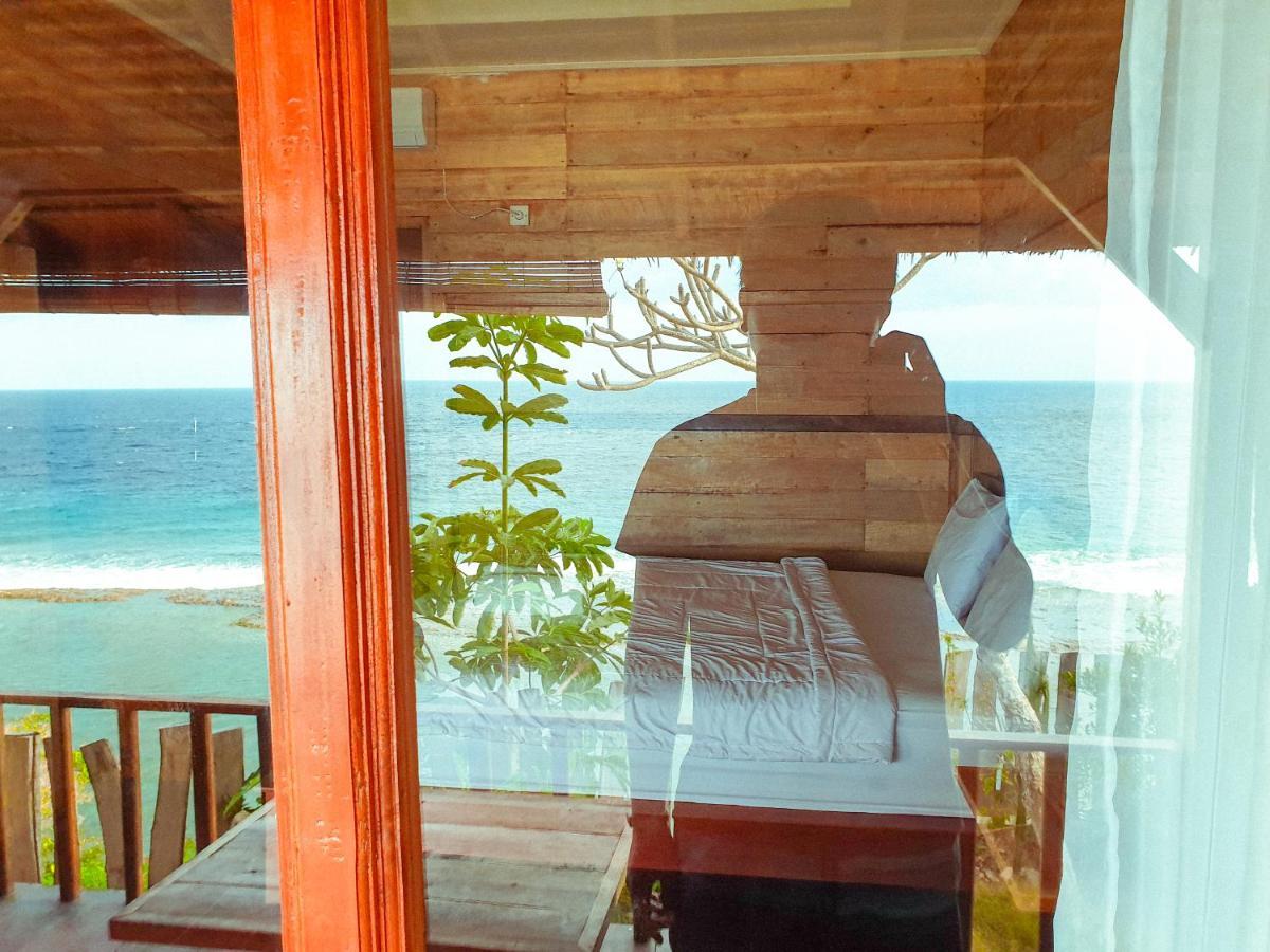 Malibu Huts Hotel Semaya Exterior photo