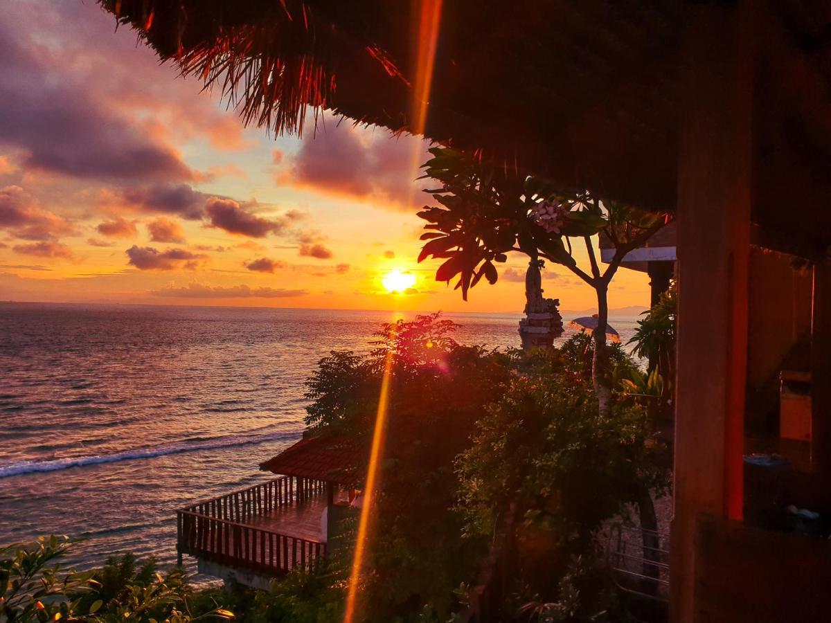 Malibu Huts Hotel Semaya Exterior photo