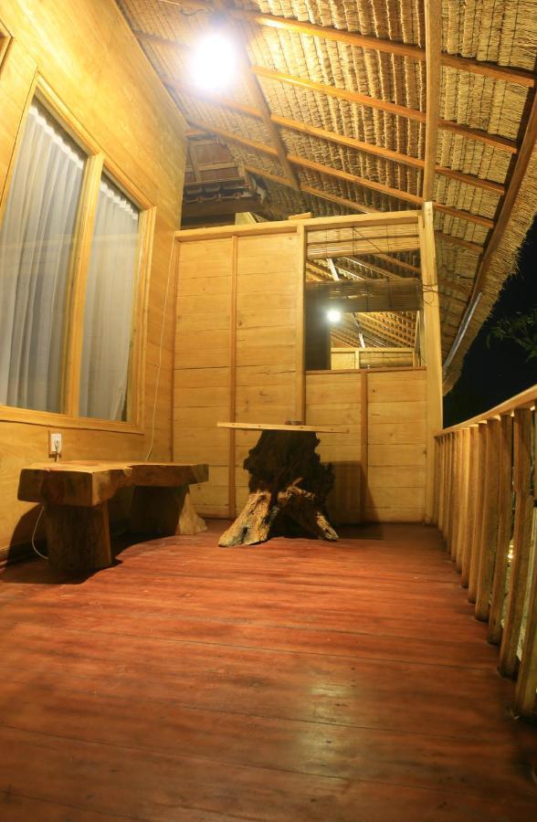 Malibu Huts Hotel Semaya Exterior photo