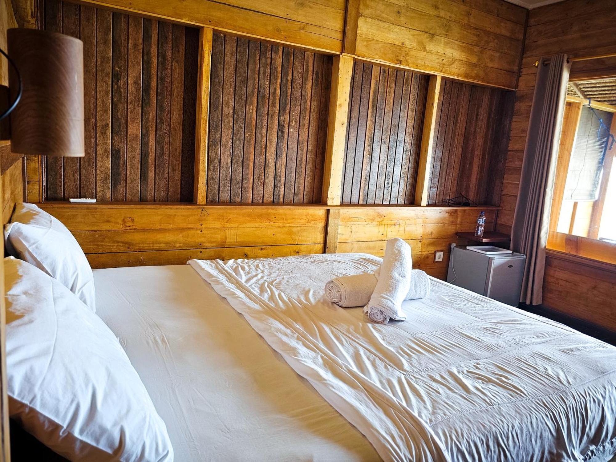 Malibu Huts Hotel Semaya Exterior photo